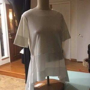 NWOT WHITE VERA WANG TOP WITH LONG SIDES